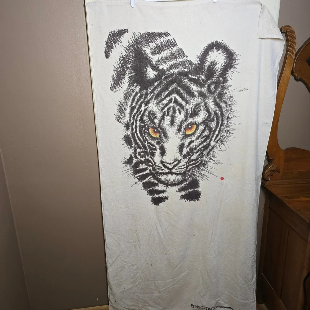 Bengal Tiger Red Dot Gallerie Rabindra Beach Towel Vintage Saydah 68